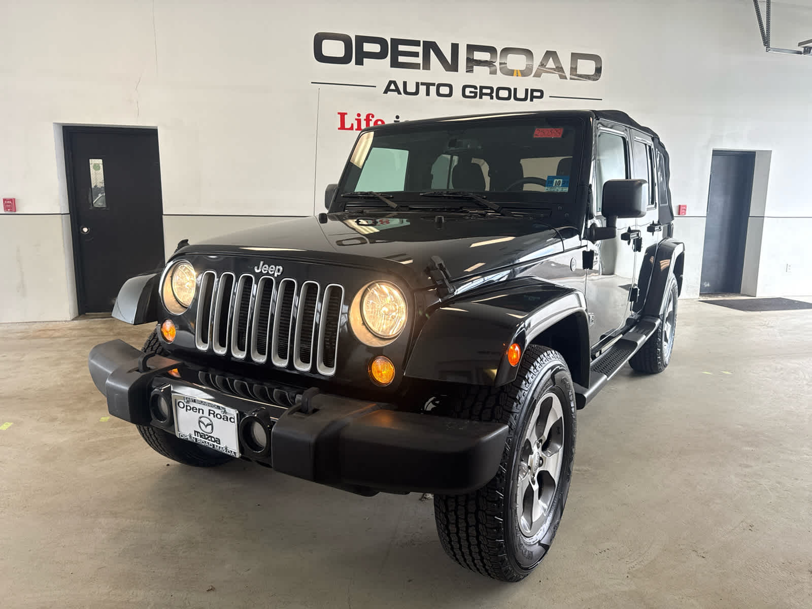 2016 Jeep Wrangler Unlimited 4WD 4dr Sahara