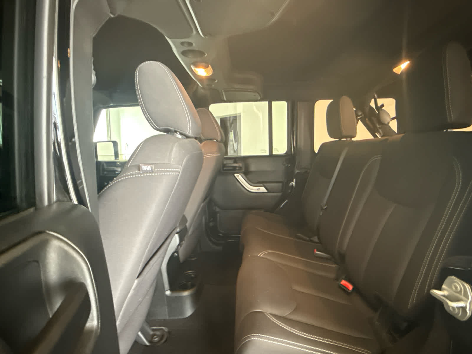 2016 Jeep Wrangler Unlimited 4WD 4dr Sahara