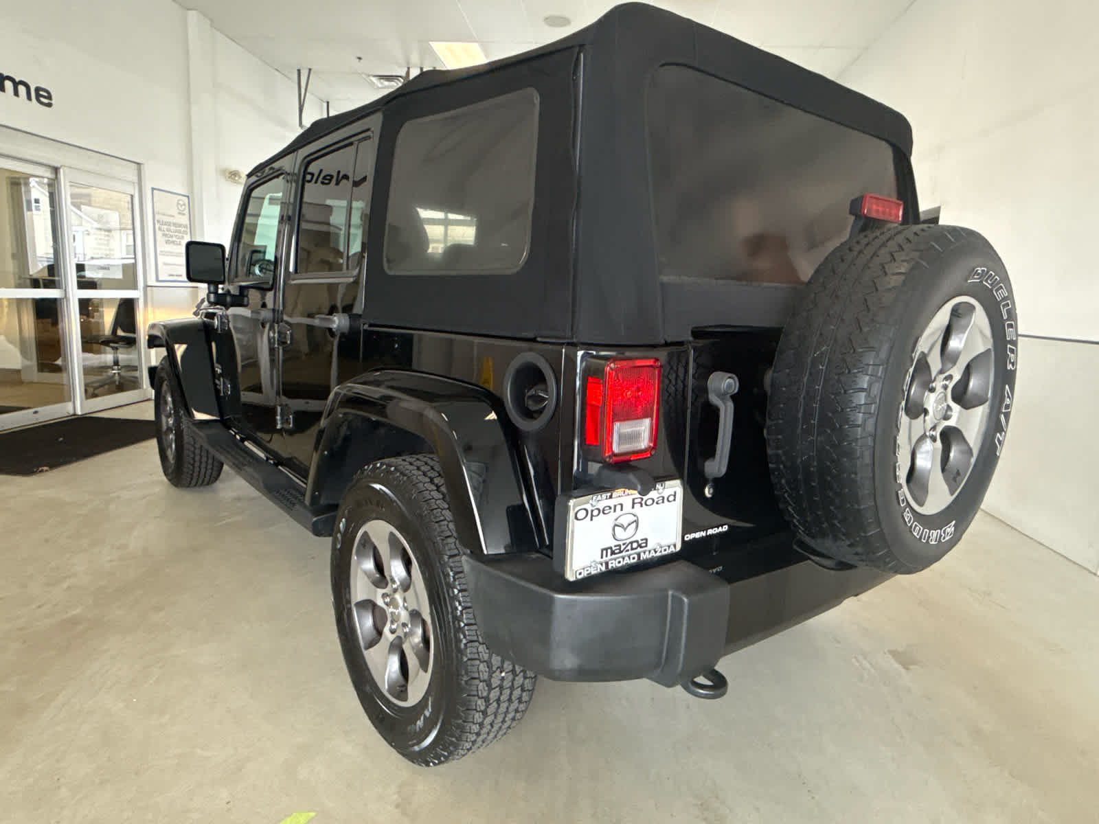 2016 Jeep Wrangler Unlimited 4WD 4dr Sahara