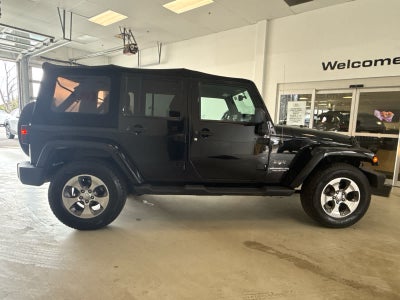 2016 Jeep Wrangler Unlimited 4WD 4dr Sahara