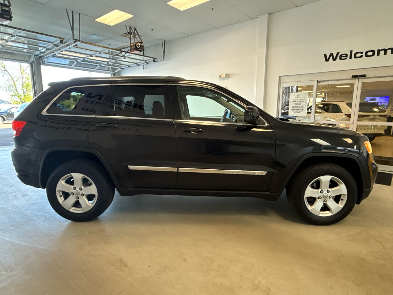 2013 Jeep Grand Cherokee 4WD 4dr Laredo