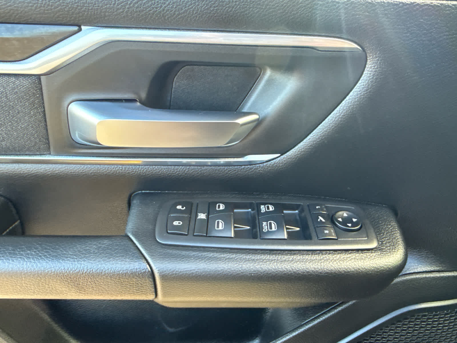 2019 RAM 1500 Big Horn/Lone Star 4x4 Crew Cab 57 Box