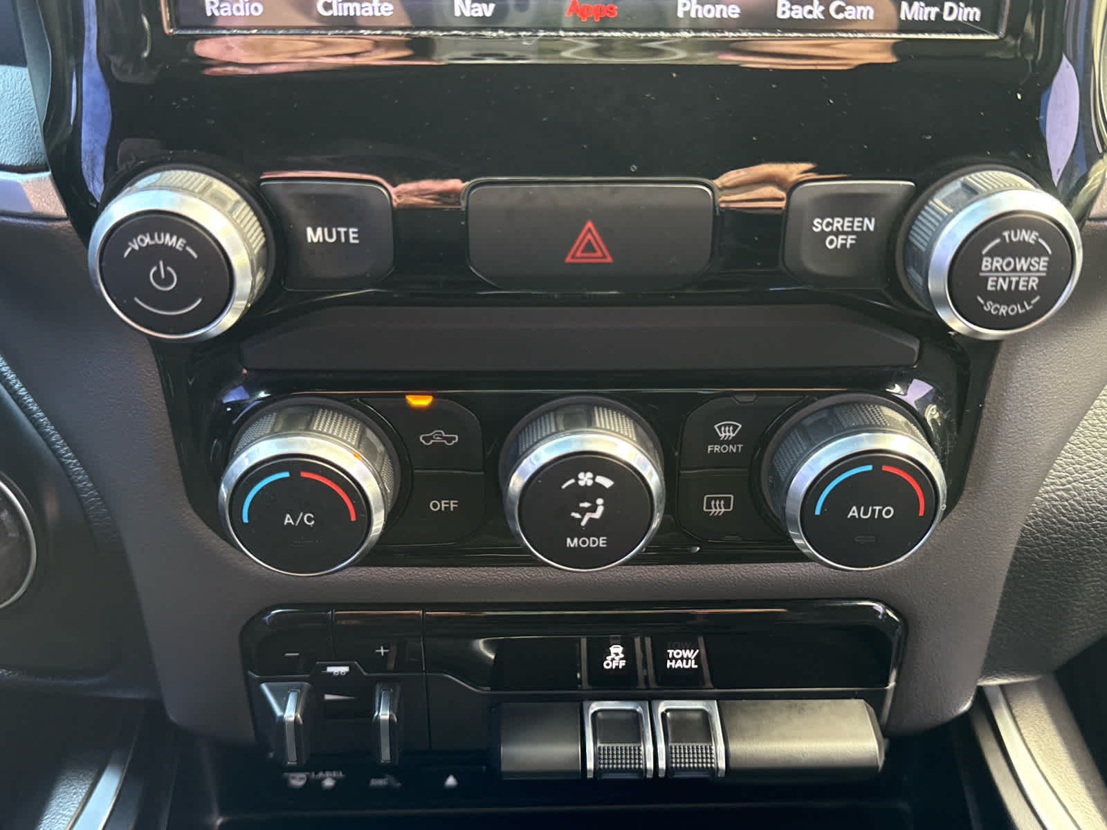 2019 RAM 1500 Big Horn/Lone Star 4x4 Crew Cab 57 Box