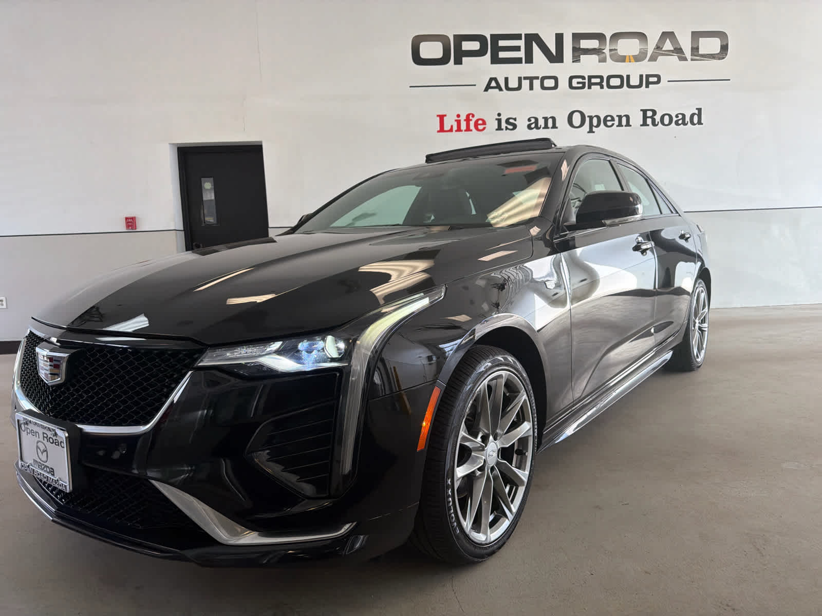 2023 Cadillac CT4 4dr Sdn Sport