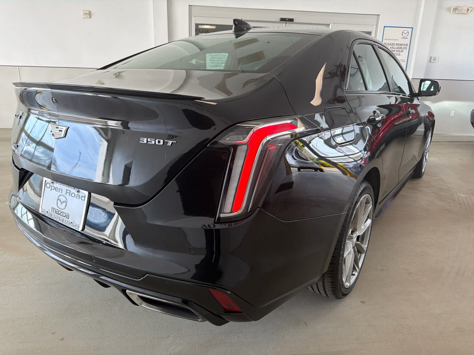 2023 Cadillac CT4 4dr Sdn Sport