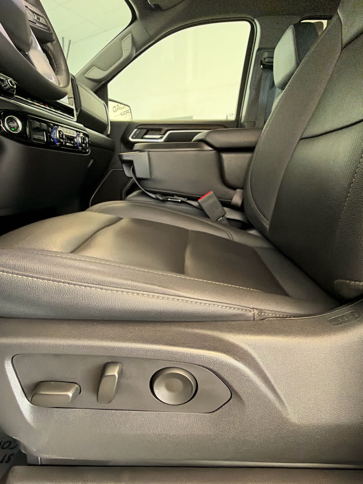 2025 GMC Sierra 1500 4WD Crew Cab 147 SLT