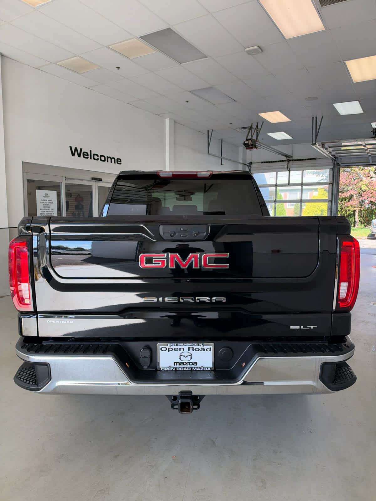 2025 GMC Sierra 1500 4WD Crew Cab 147 SLT