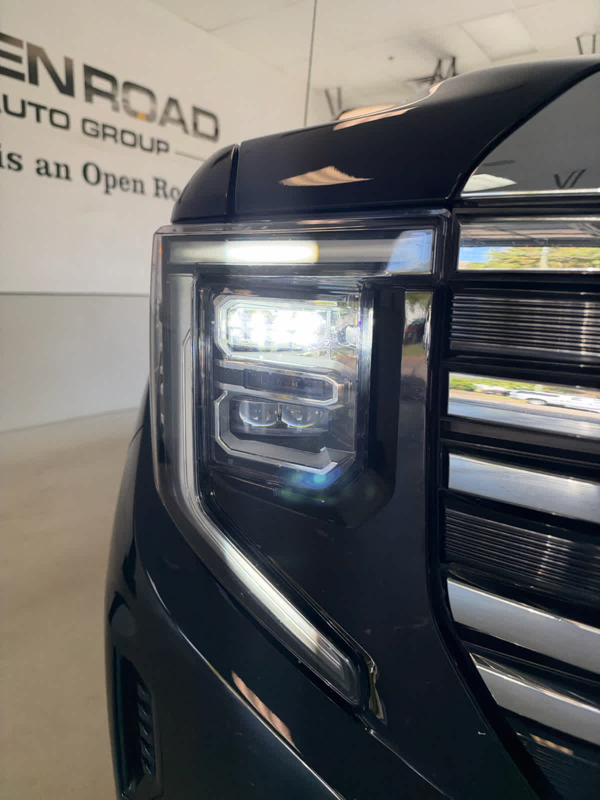 2025 GMC Sierra 1500 4WD Crew Cab 147 SLT
