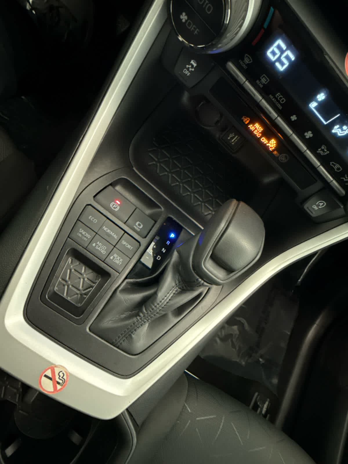 2024 Toyota RAV4 XLE AWD