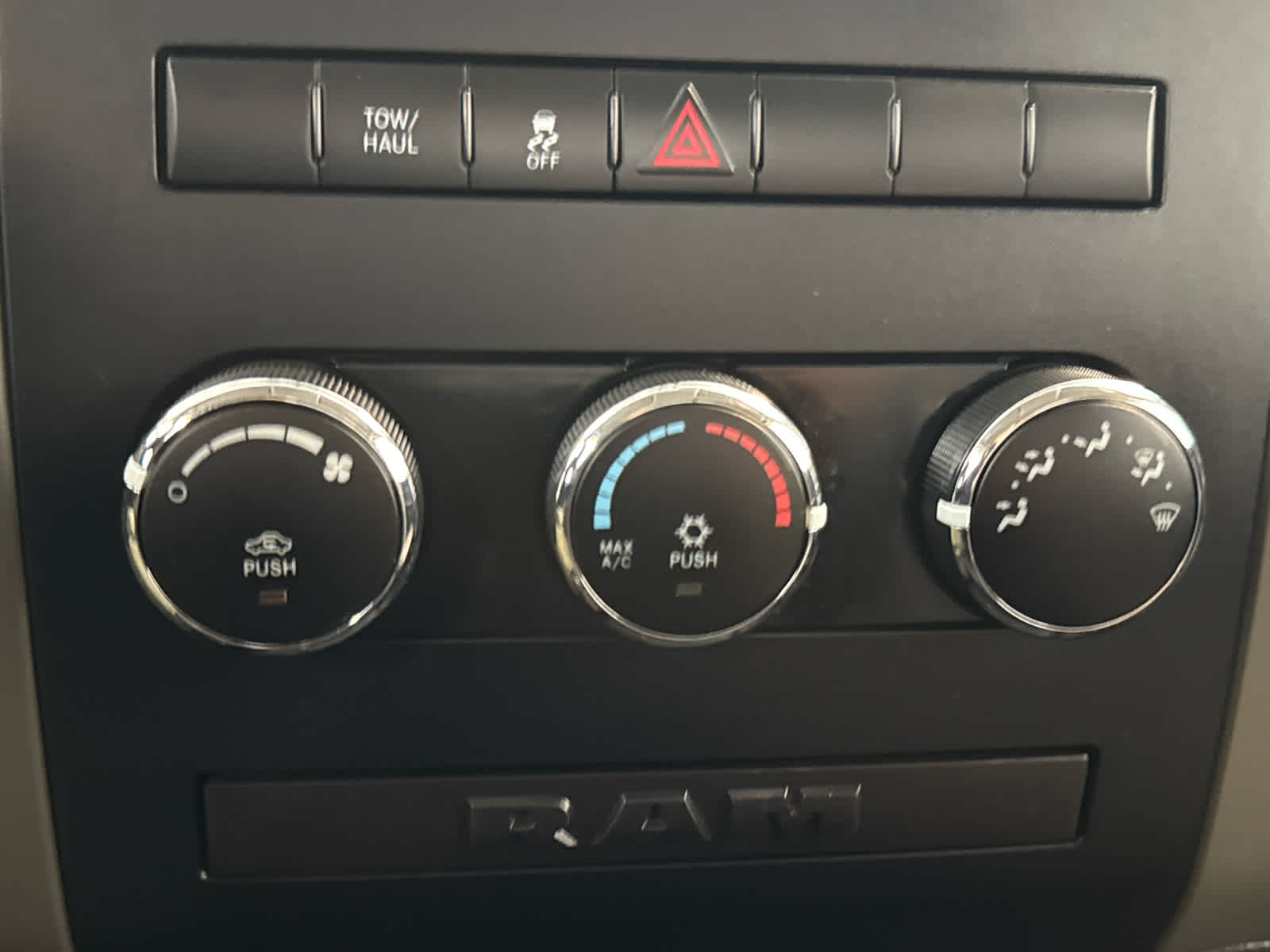 2011 RAM 1500 4WD Reg Cab 120.5 Express