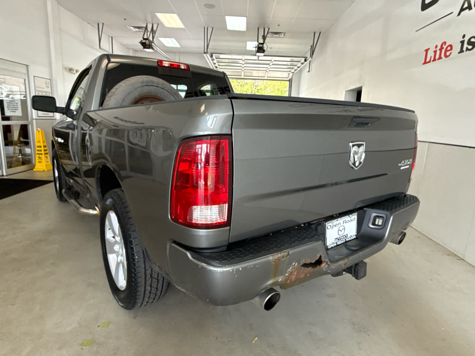 2011 RAM 1500 4WD Reg Cab 120.5 Express