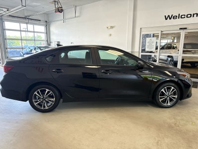2022 Kia Forte LXS IVT