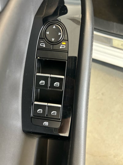 2024 Mazda MAZDA3 2.5 S Preferred FWD