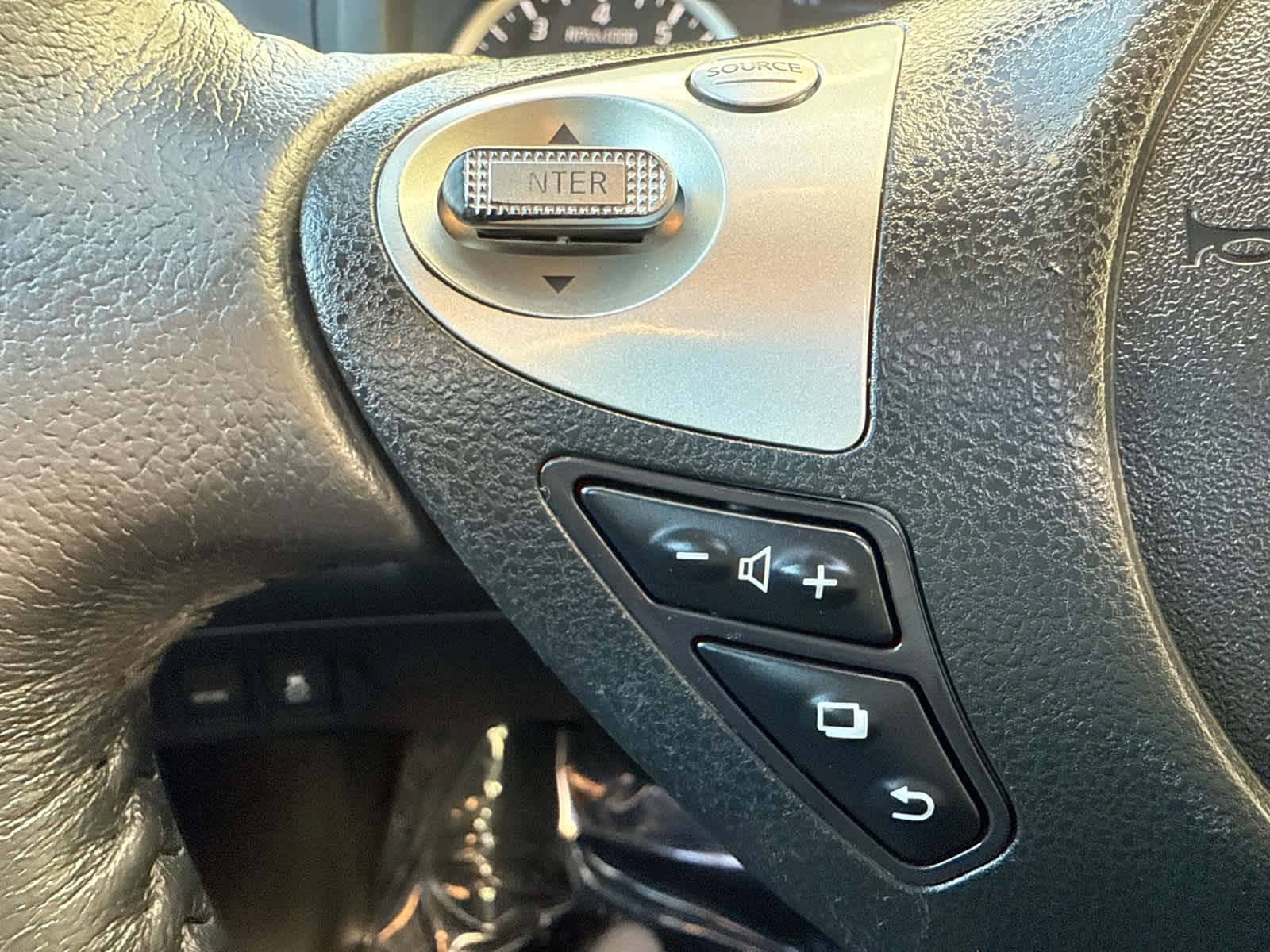 2016 Nissan Sentra 4dr Sdn I4 CVT SL