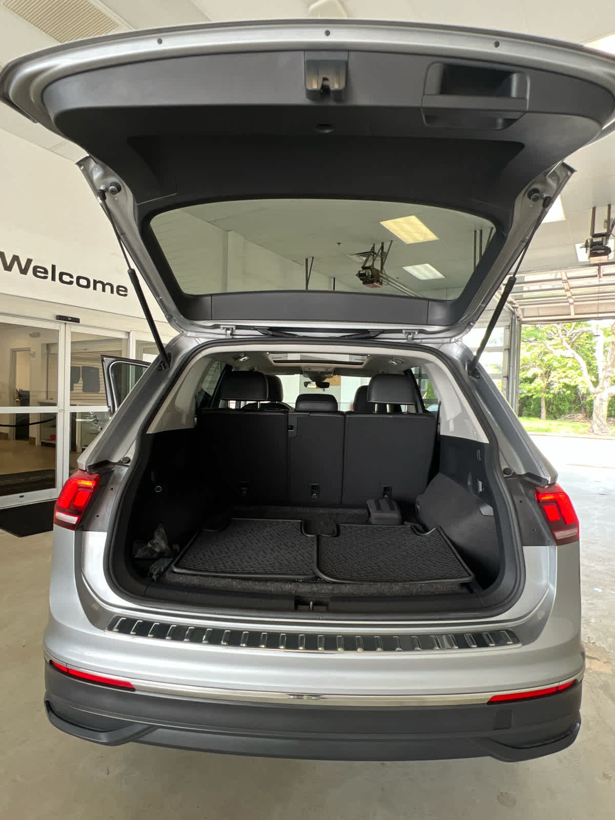2023 Volkswagen Tiguan 2.0T SE 4MOTION
