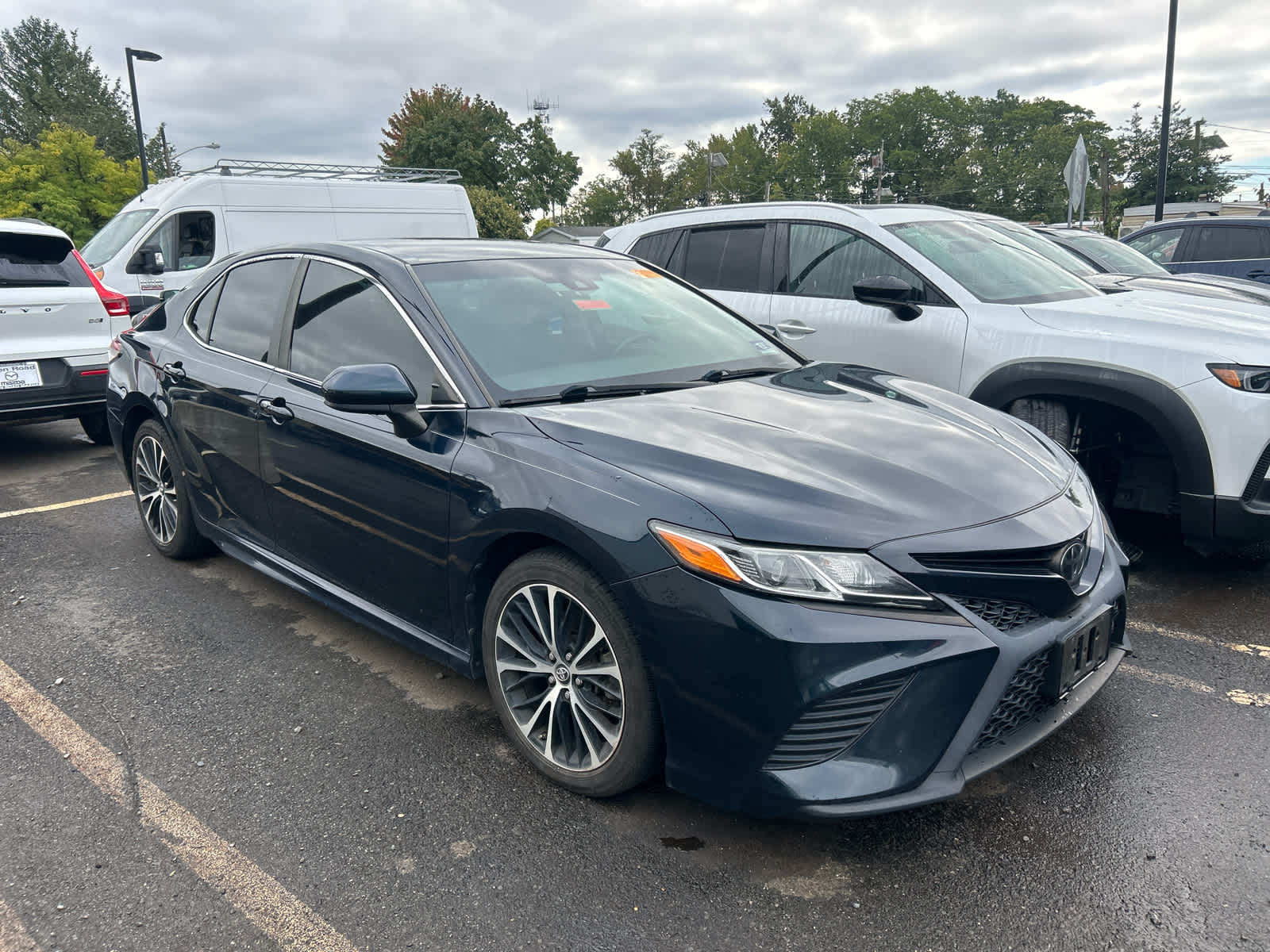 2018 Toyota Camry SE Auto