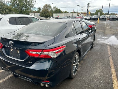 2018 Toyota Camry SE Auto