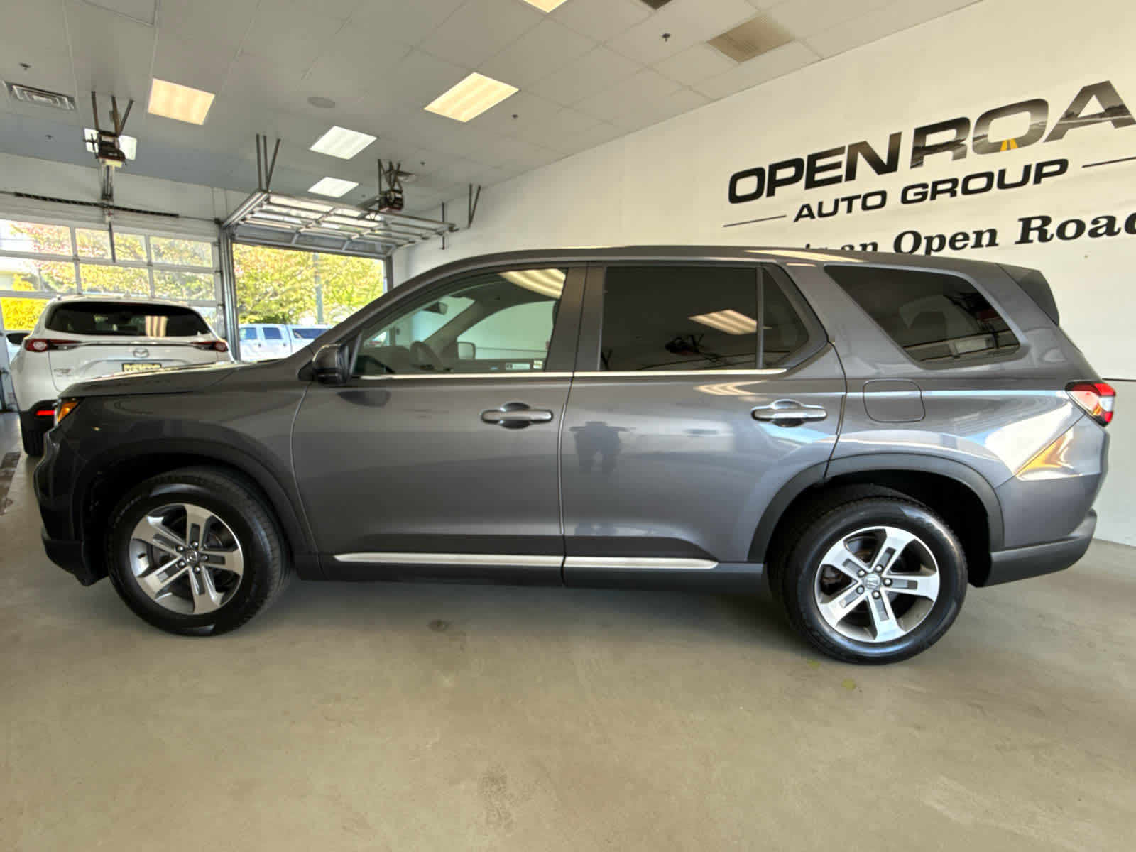 2023 Honda Pilot EX-L 8 Passenger AWD