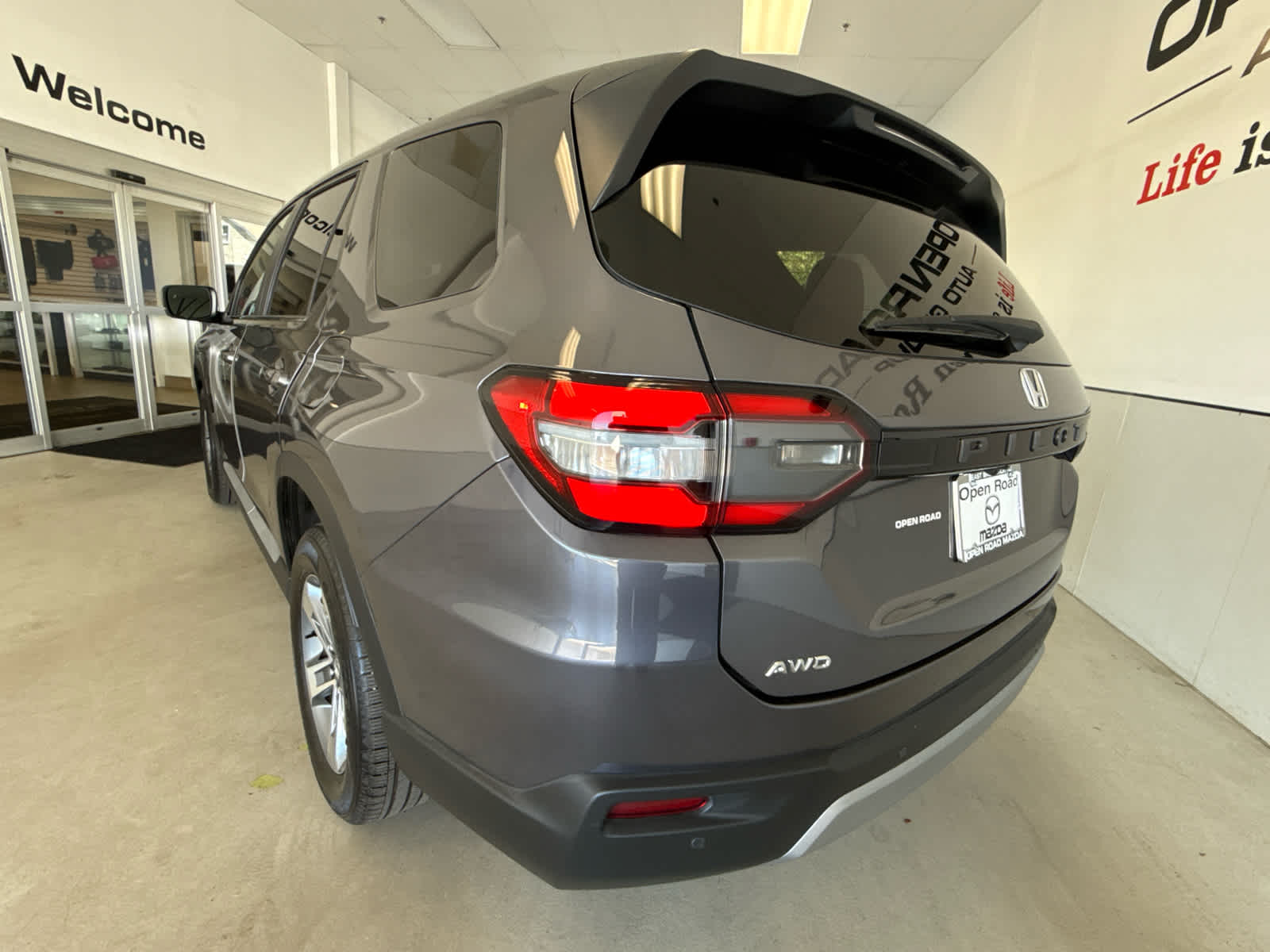 2023 Honda Pilot EX-L 8 Passenger AWD