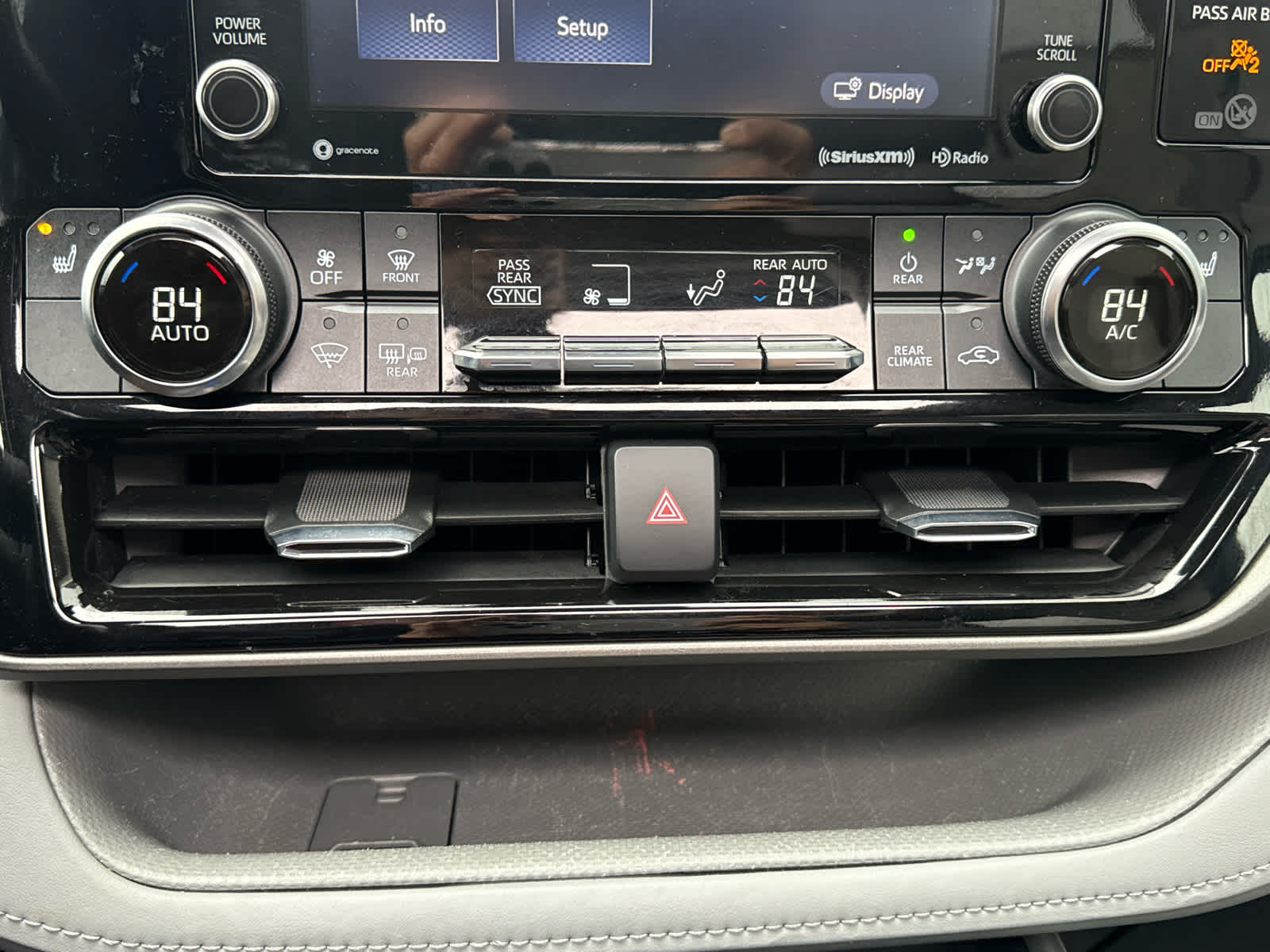 2022 Toyota Highlander XLE AWD