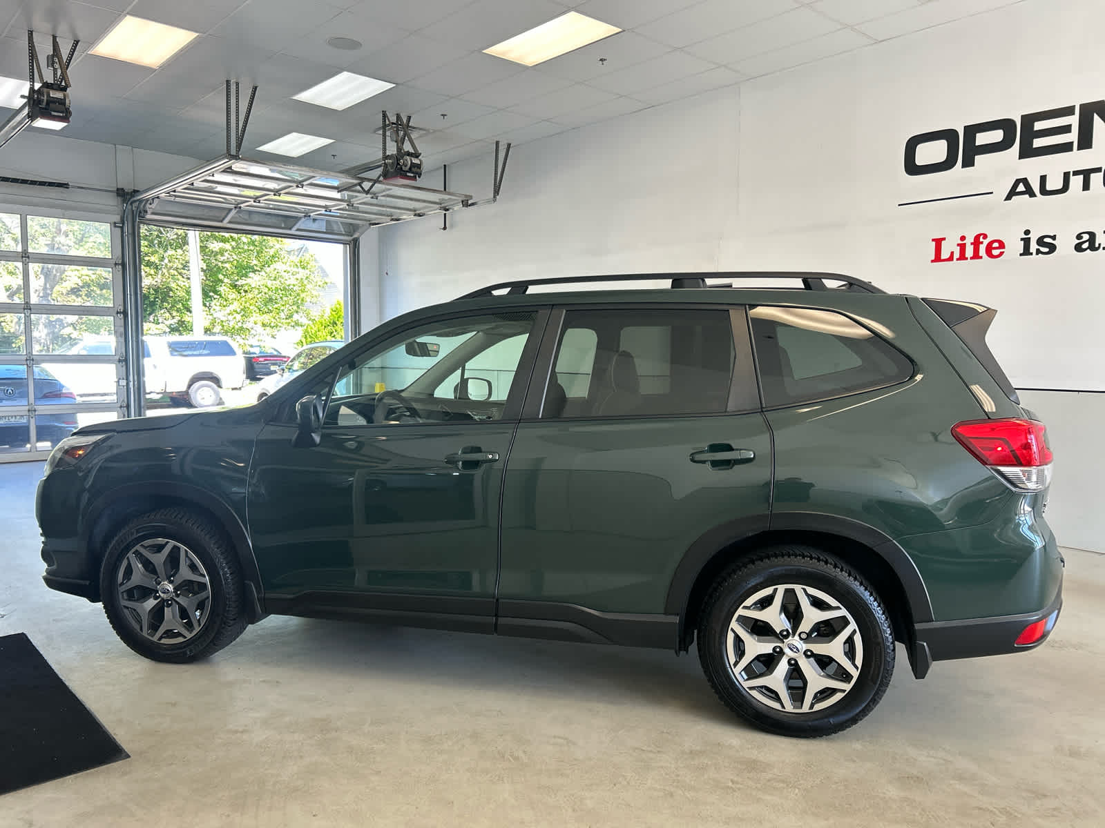 2024 Subaru Forester Premium AWD