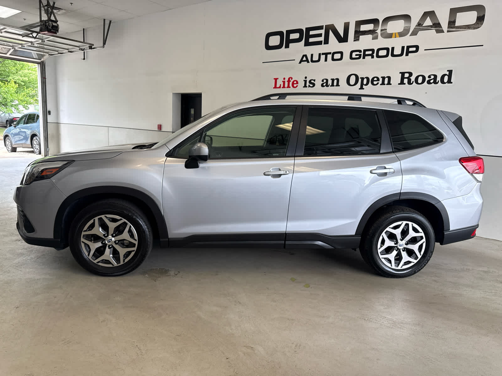 2022 Subaru Forester Premium CVT