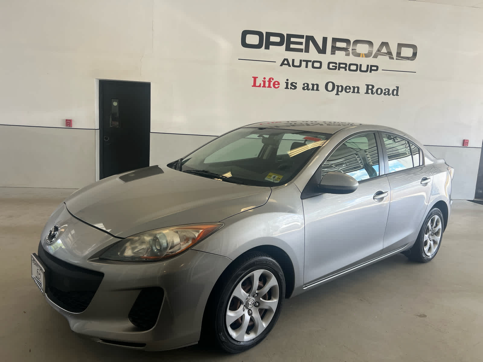 Used 2013 Mazda MAZDA3 i Sport with VIN JM1BL1UP9D1750610 for sale in East Brunswick, NJ