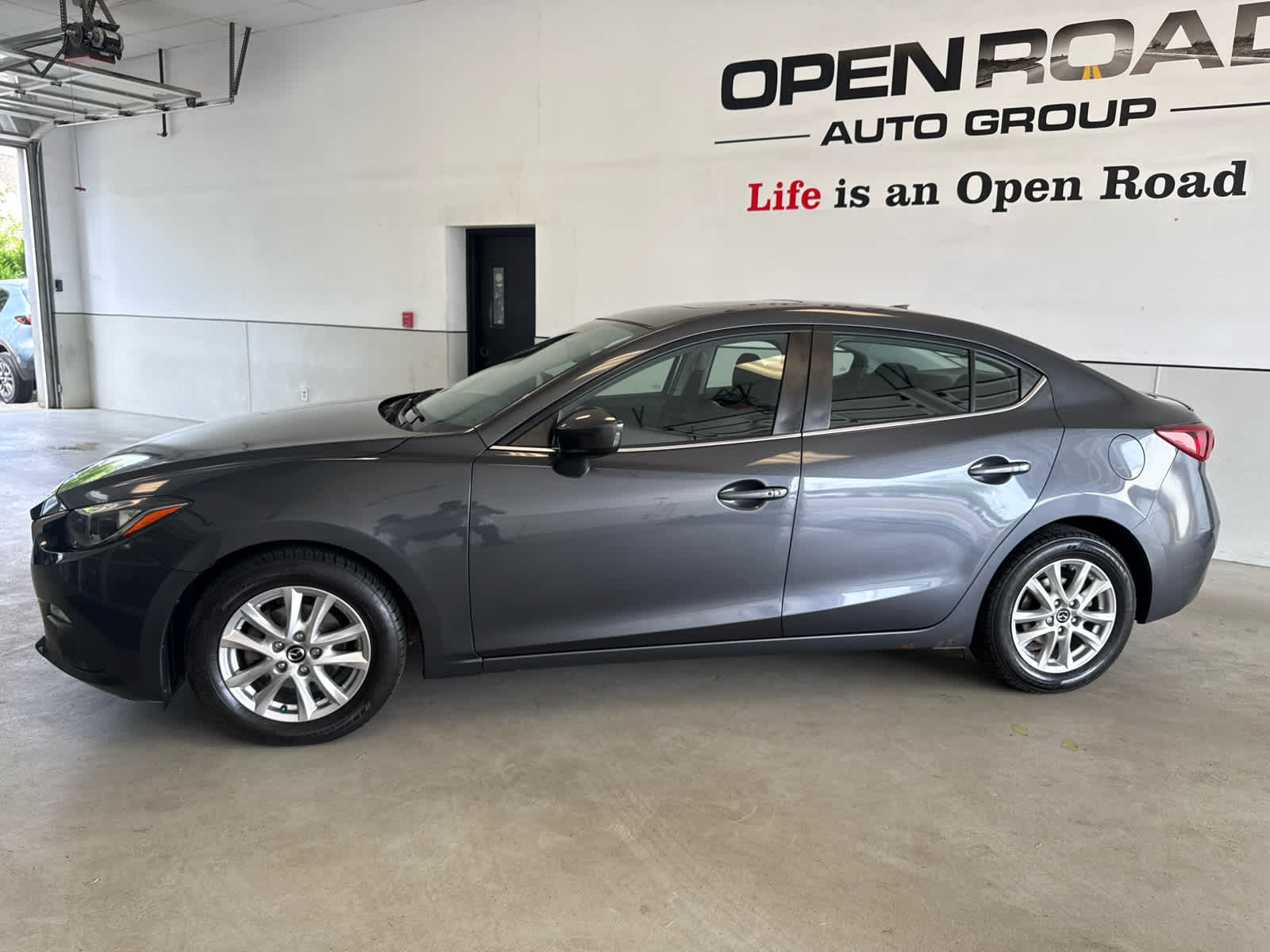 2016 Mazda MAZDA3 4dr Sdn Auto i Touring