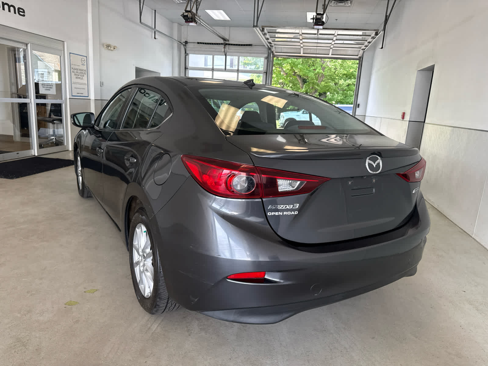 2016 Mazda MAZDA3 4dr Sdn Auto i Touring