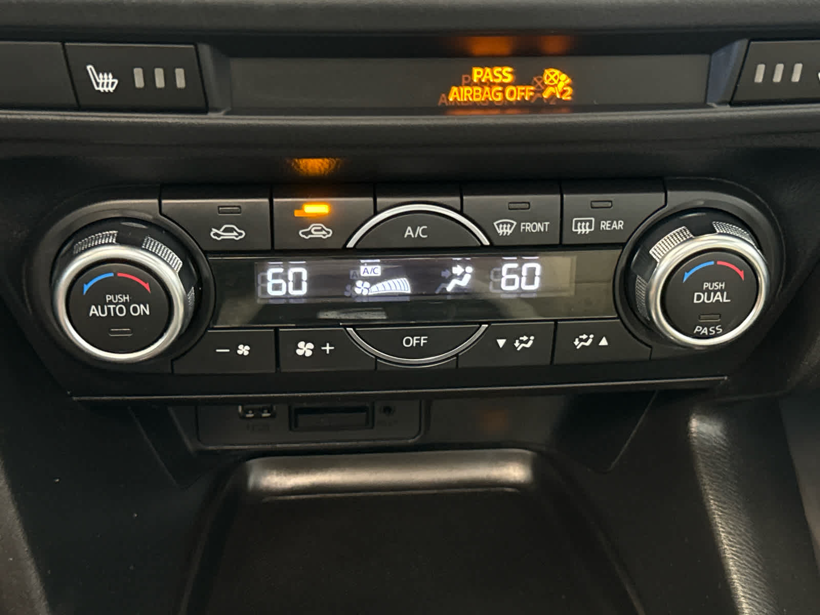 2017 Mazda Mazda3 4-Door Grand Touring Auto