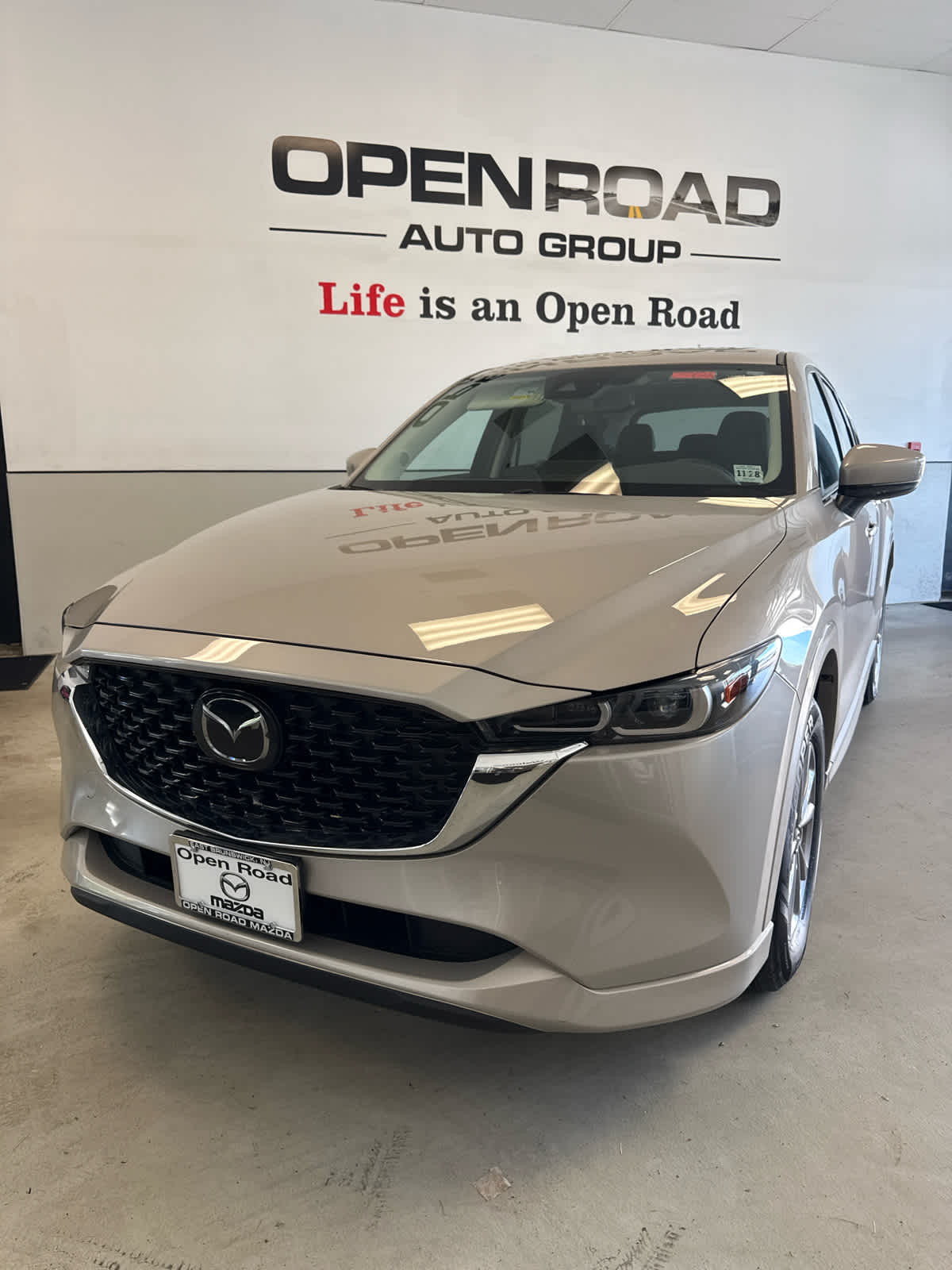 2024 Mazda CX-5 S Preferred package Auto AWD's photo
