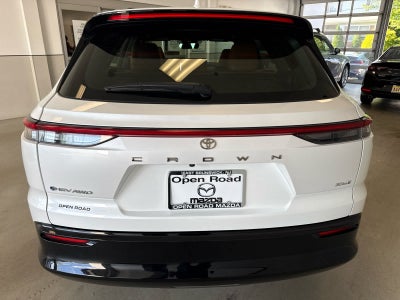 2025 Toyota Crown Signia XLE AWD