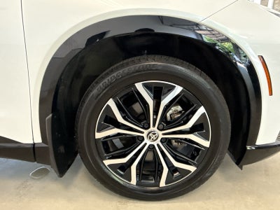 2025 Toyota Crown Signia XLE AWD