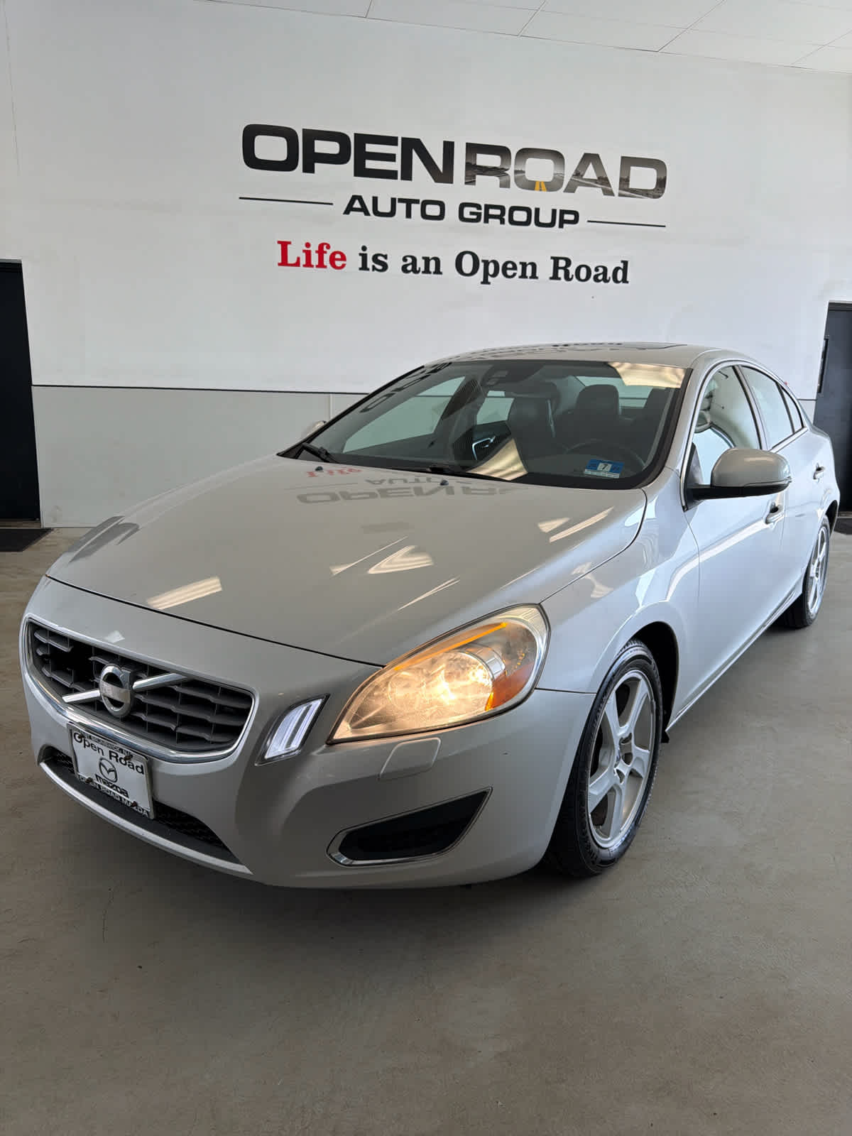 2012 Volvo S60 FWD 4dr Sdn T5 w/Moonroof