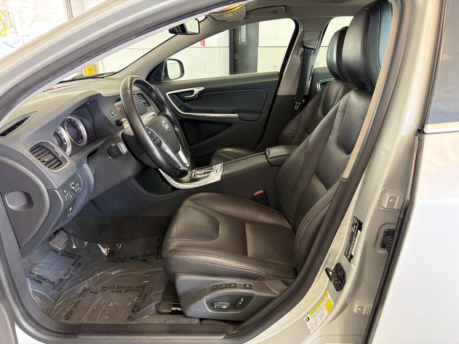 2012 Volvo S60 FWD 4dr Sdn T5 w/Moonroof