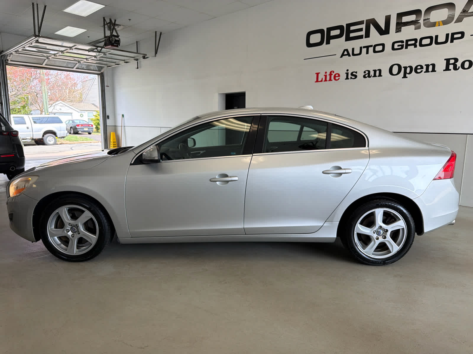 2012 Volvo S60 FWD 4dr Sdn T5 w/Moonroof