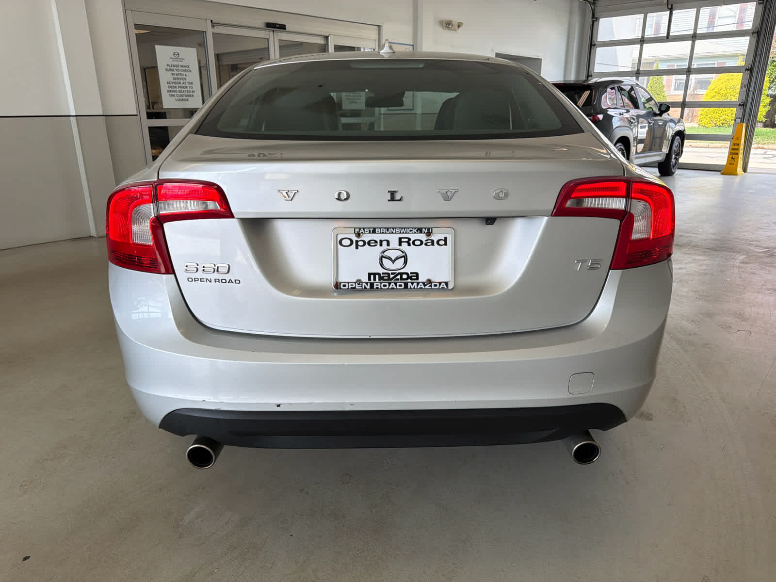 2012 Volvo S60 FWD 4dr Sdn T5 w/Moonroof