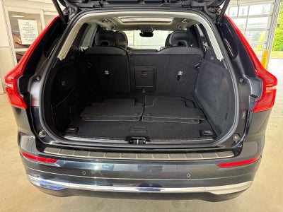 2023 Volvo XC60 B6 AWD Ultimate Bright Theme