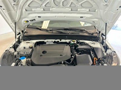2024 Volvo XC40 B5 AWD Plus Dark Theme
