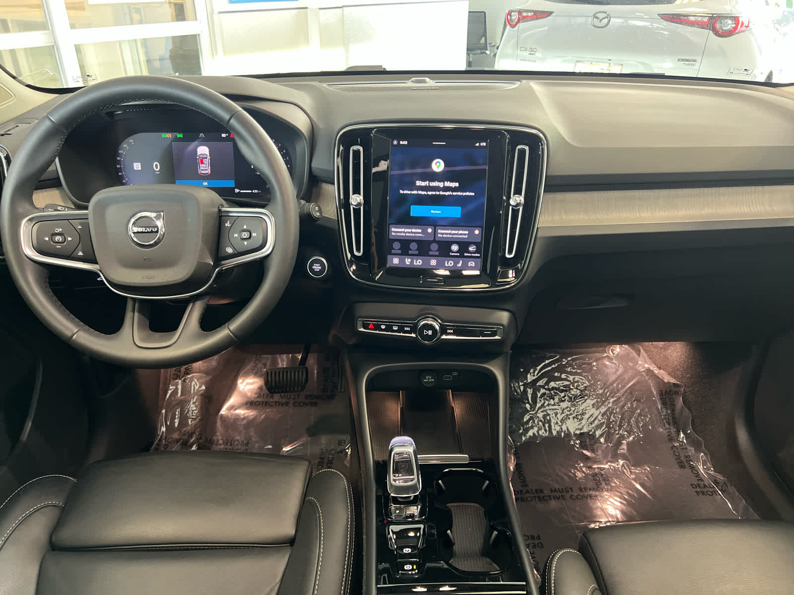 2023 Volvo XC40 B5 AWD Plus Dark Theme