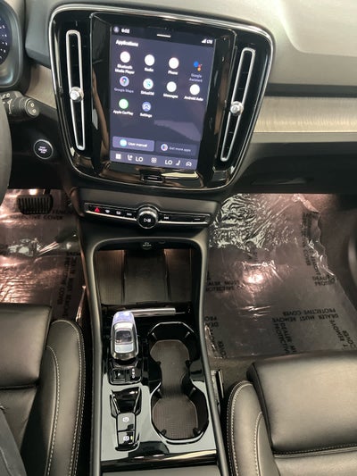 2023 Volvo XC40 B5 AWD Plus Dark Theme