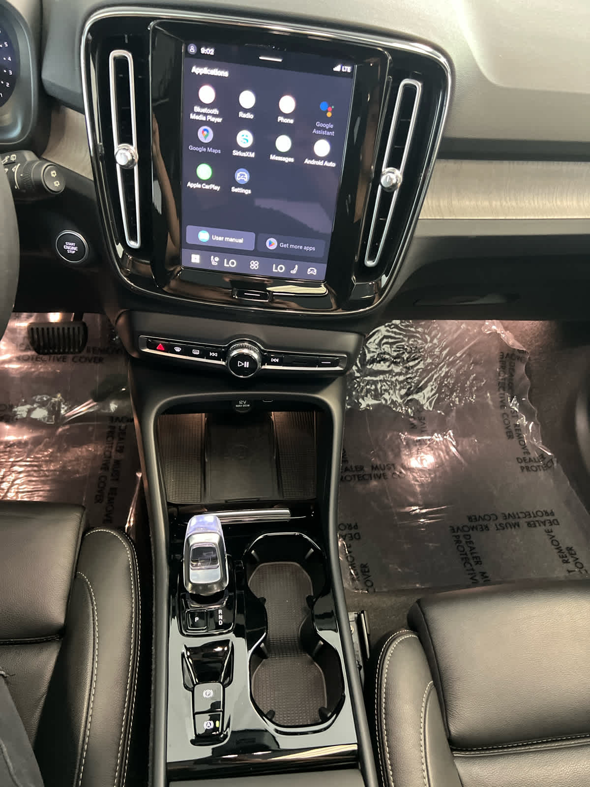 2023 Volvo XC40 B5 AWD Plus Dark Theme