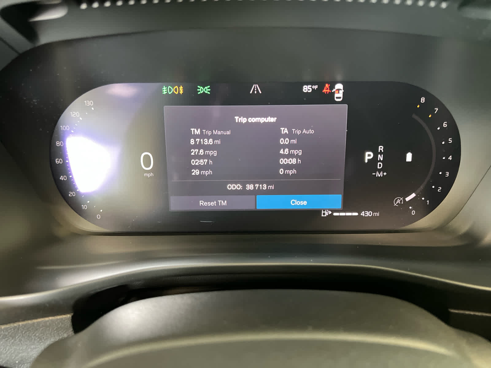 2023 Volvo XC40 B5 AWD Plus Dark Theme