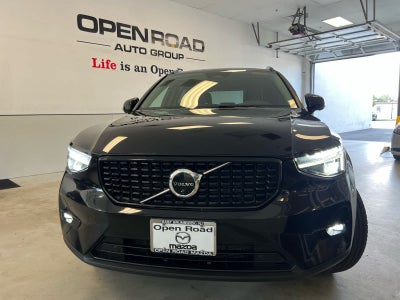2023 Volvo XC40 B5 AWD Plus Dark Theme