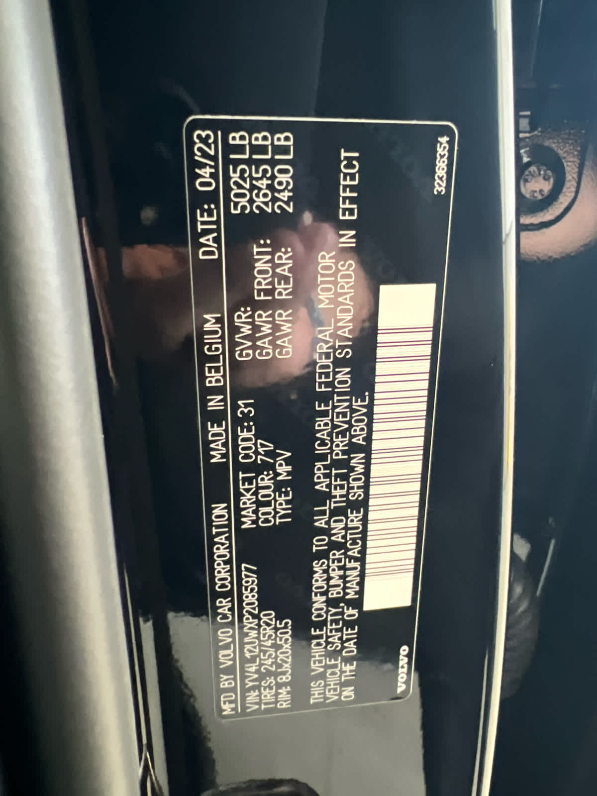 2023 Volvo XC40 B5 AWD Plus Dark Theme