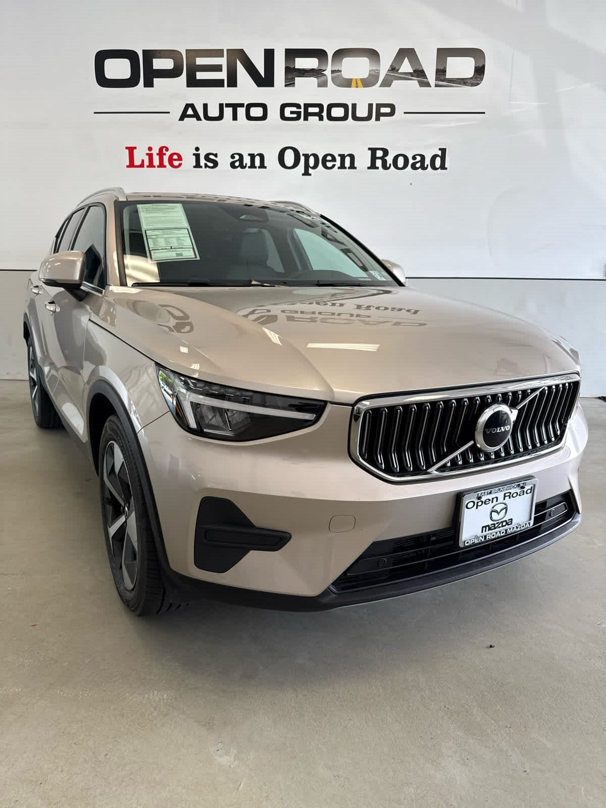 2024 Volvo XC40 B5 AWD